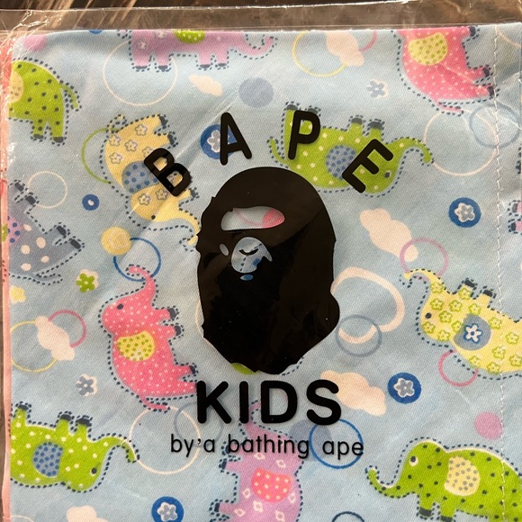 Baby Bib Handkerchiefs (2 included) - Picture 2 of 4